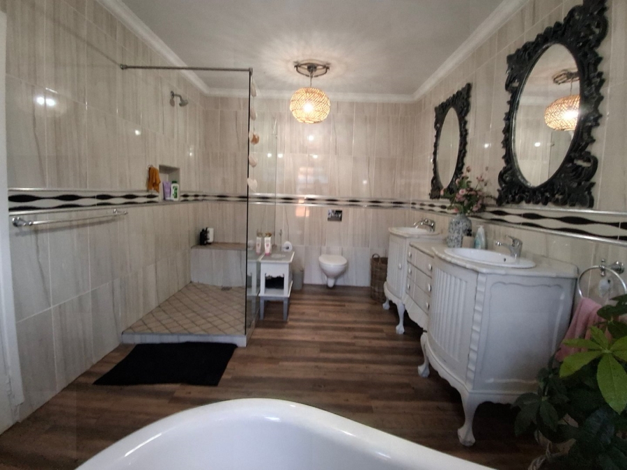  Bedroom Property for Sale in Ferreira Town Eastern Cape